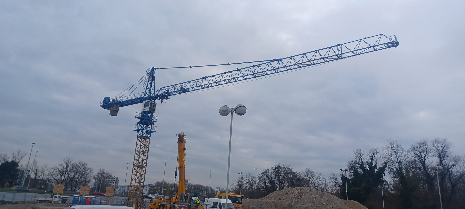 Liebherr toranjska dizalica — rezervni dijelovi